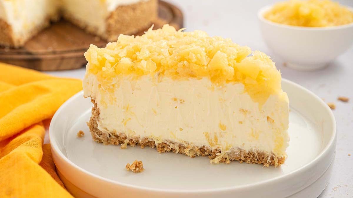 No-Bake Pineapple Cheesecake: A Refreshing Twist on Classics